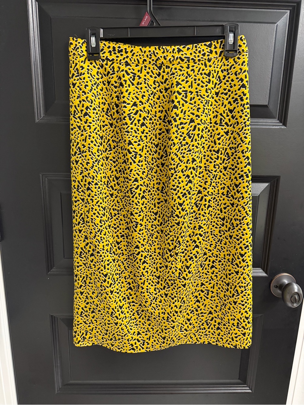 BCBGeneration Yellow & Black Animal Print Pleated Midi Skirt Size 4